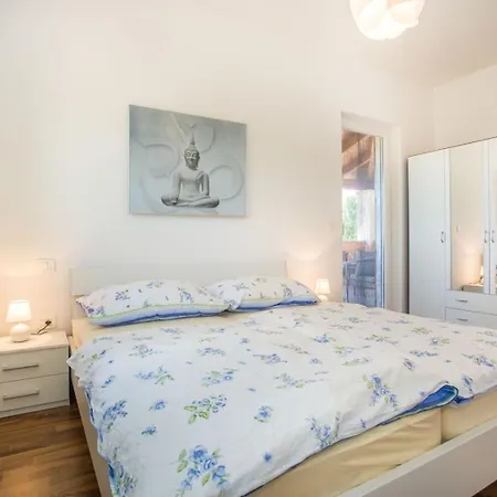 Rosalija Villa *