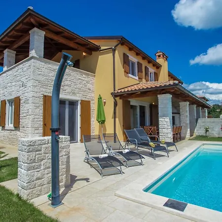 Rosalija Villa *