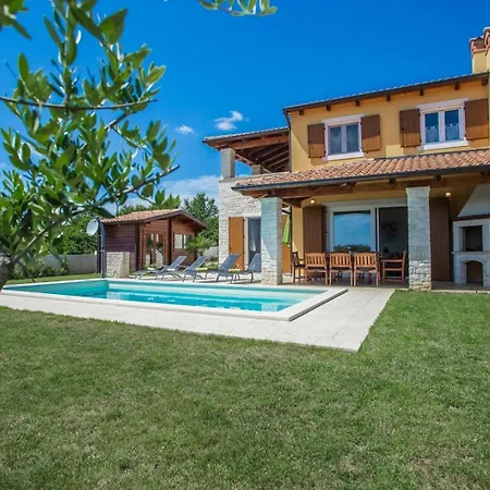 Rosalija Villa *