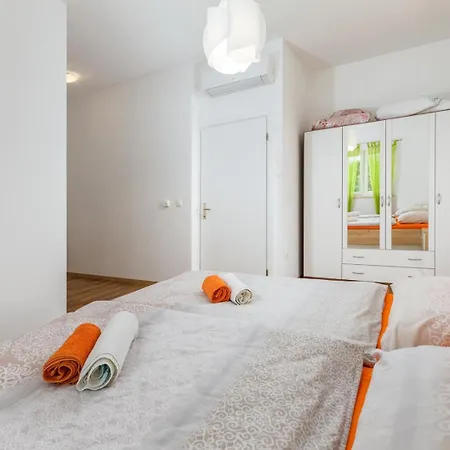 Rosalija Villa Kirmenjak