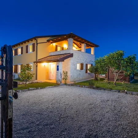 Rosalija Villa *