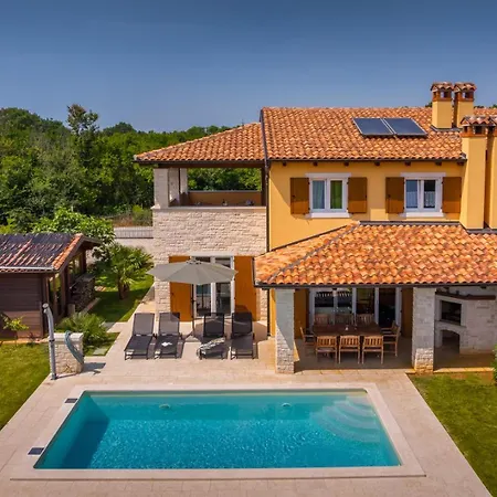 Rosalija Villa *