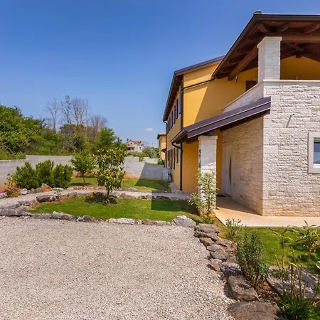 Rosalija Villa Kirmenjak