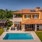 Rosalija Villa *