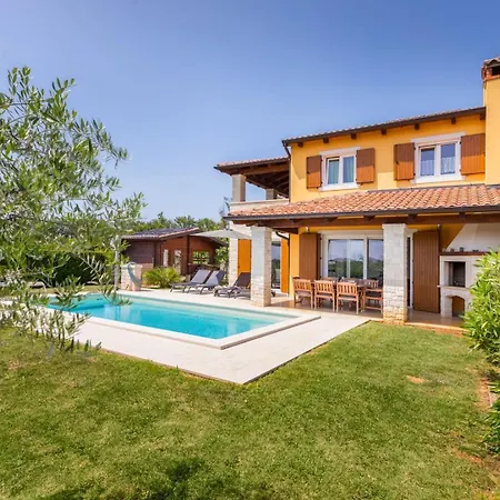 Rosalija Villa *